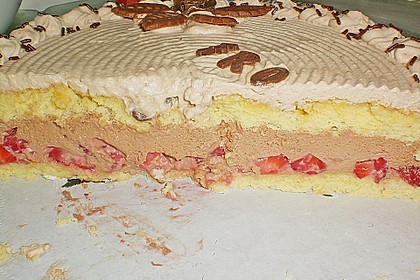 Erdbeertorte mit zarter Joghurtcreme 44