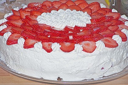 Erdbeertorte mit zarter Joghurtcreme 45