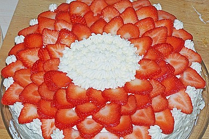 Erdbeertorte mit zarter Joghurtcreme 46