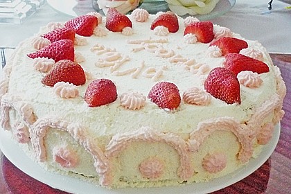 Erdbeertorte mit zarter Joghurtcreme 52