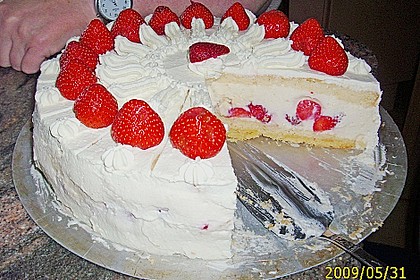 Erdbeertorte mit zarter Joghurtcreme 55