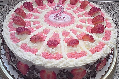Erdbeertorte mit zarter Joghurtcreme 60