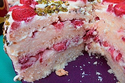 Erdbeertorte mit zarter Joghurtcreme 61