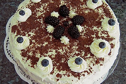 Erdbeertorte mit zarter Joghurtcreme 63