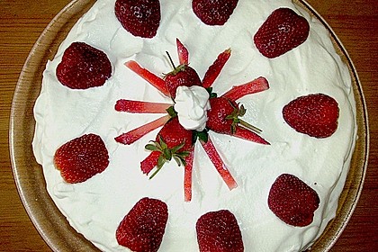 Erdbeertorte mit zarter Joghurtcreme 71