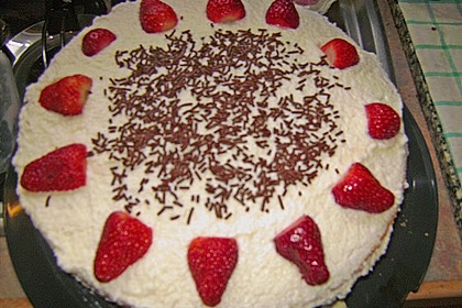 Erdbeertorte mit zarter Joghurtcreme 72
