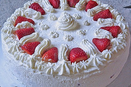 Erdbeertorte mit zarter Joghurtcreme