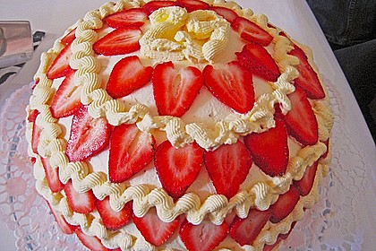 Erdbeertorte mit zarter Joghurtcreme 75