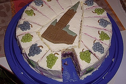 Erdbeertorte mit zarter Joghurtcreme 79