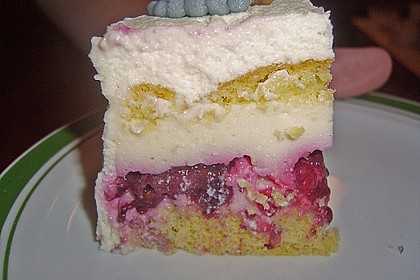 Erdbeertorte mit zarter Joghurtcreme 80