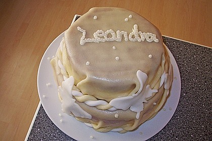 Erdbeertorte mit zarter Joghurtcreme 81