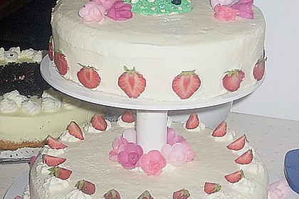 Erdbeertorte mit zarter Joghurtcreme 5