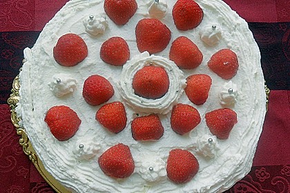 Erdbeertorte mit zarter Joghurtcreme 92