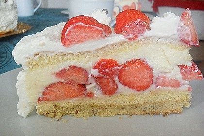 Erdbeertorte mit zarter Joghurtcreme 93