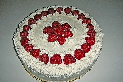Erdbeertorte mit zarter Joghurtcreme 94