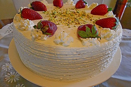 Erdbeertorte mit zarter Joghurtcreme 102
