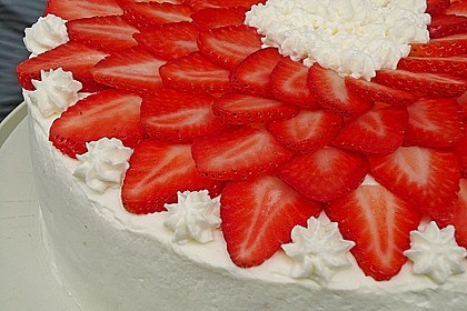 Erdbeertorte mit zarter Joghurtcreme 106