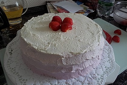 Erdbeertorte mit zarter Joghurtcreme 108
