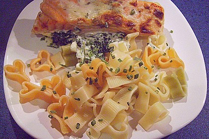 Bandnudeln mit Lachs und Blattspinat 2