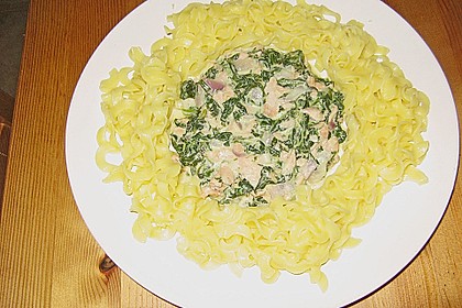 Bandnudeln mit Lachs und Blattspinat 3
