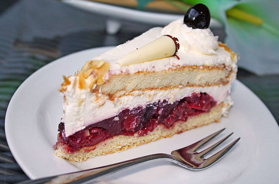 Käse - Sahne Torte mit Amarenakirschen (Rezept mit Bild) | Chefkoch.de