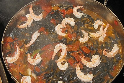 Schwarze Spaghetti mit Scampisugo 9