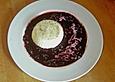 Panna Cotta auf Waldbeeren