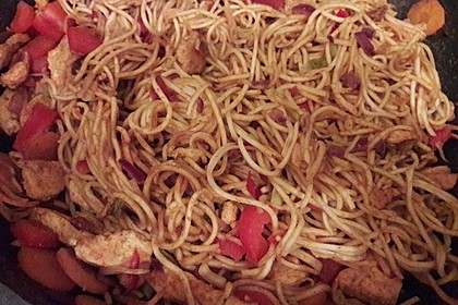 Asiatisch gebratene Nudeln süß - scharf, vegetarisch 18