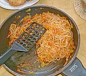 Asiatisch gebratene Nudeln s&uuml;&szlig; - scharf, vegetarisch (Bild)
