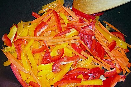 Asiatisch gebratene Nudeln süß - scharf, vegetarisch 15