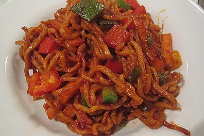 Asiatisch gebratene Nudeln süß - scharf, vegetarisch 26