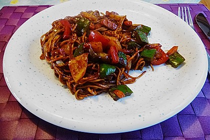 Asiatisch gebratene Nudeln süß - scharf, vegetarisch 10
