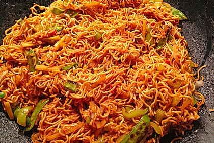 Asiatisch gebratene Nudeln süß - scharf, vegetarisch 1