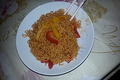 Asiatisch gebratene Nudeln süß - scharf, vegetarisch 27