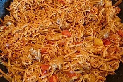 Asiatisch gebratene Nudeln süß - scharf, vegetarisch 12