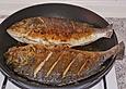 Gegrillte Dorade mit mediterranem Salat