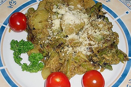 Gr&uuml;ner Spargel und neue Kartoffeln mit B&auml;rlauch - Pesto 1