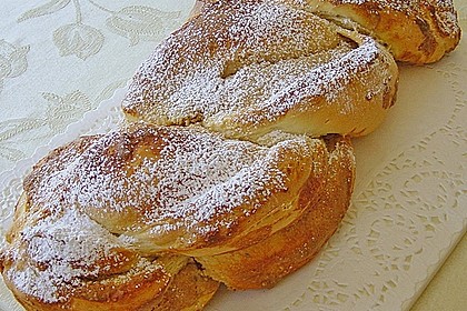 Opas gef&uuml;llter Hefezopf 4