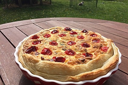 Quiche mit Spinat, Feta, Tomaten und Pinienkernen 17
