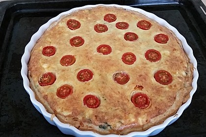 Quiche mit Spinat, Feta, Tomaten und Pinienkernen 12