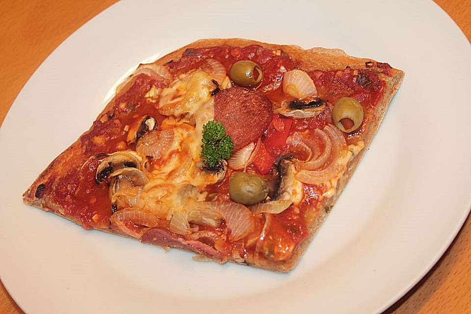Pizza Mit Gemischtem Belag — Rezepte Suchen