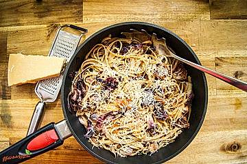 Pasta mit Radicchio und Prosciutto