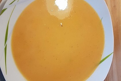 Süßkartoffel–Erdnuss-Suppe 27