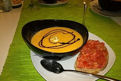 Süßkartoffel–Erdnuss-Suppe 9