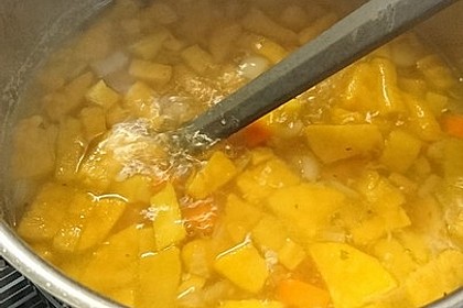 Süßkartoffel–Erdnuss-Suppe 34