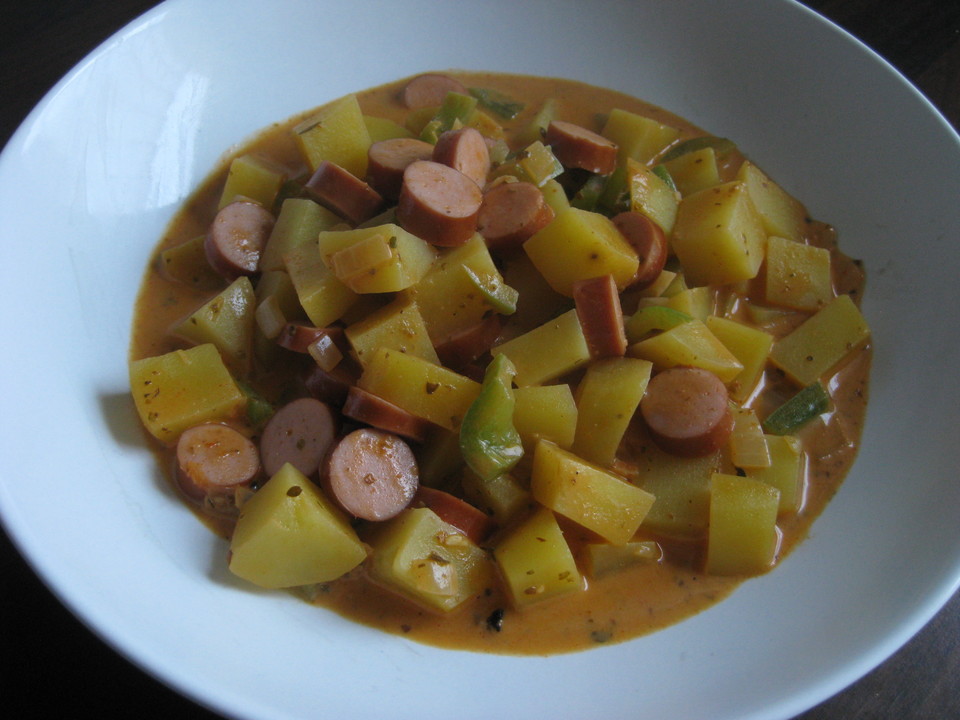 Kartoffelgulasch mit Wiener Würstchen (Rezept mit Bild) | Chefkoch.de