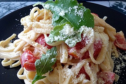 Tagliatelle in Weißwein Sahne mit Cocktailtomaten 3