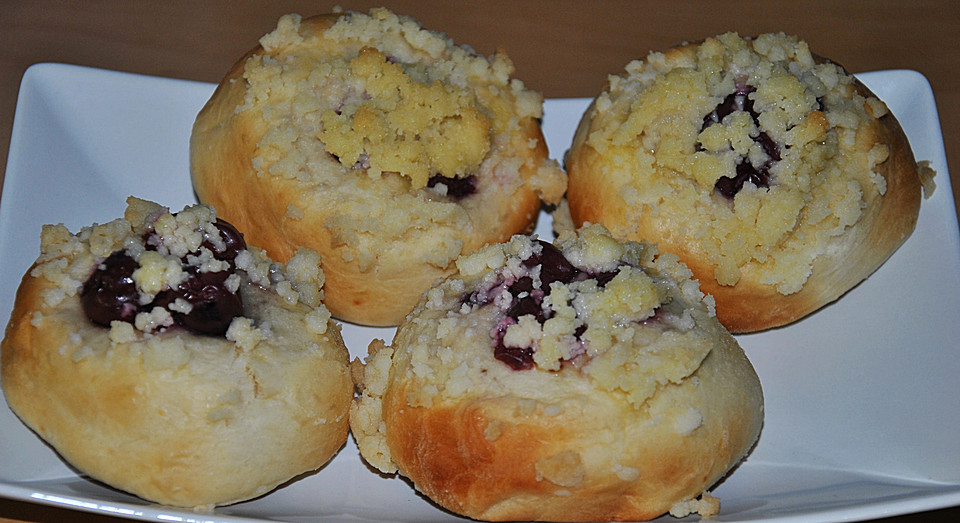 Hefeteilchen mit Marmelade und Streuseln (Rezept mit Bild) | Chefkoch.de