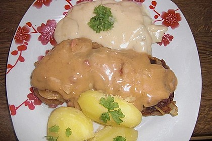 Schweineschnitzel in K&auml;se - Rahm So&szlig;e 1