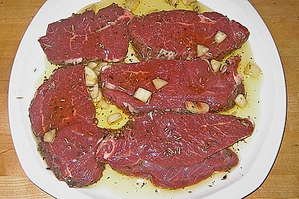 Mariniertes Lamm zum Grillen
